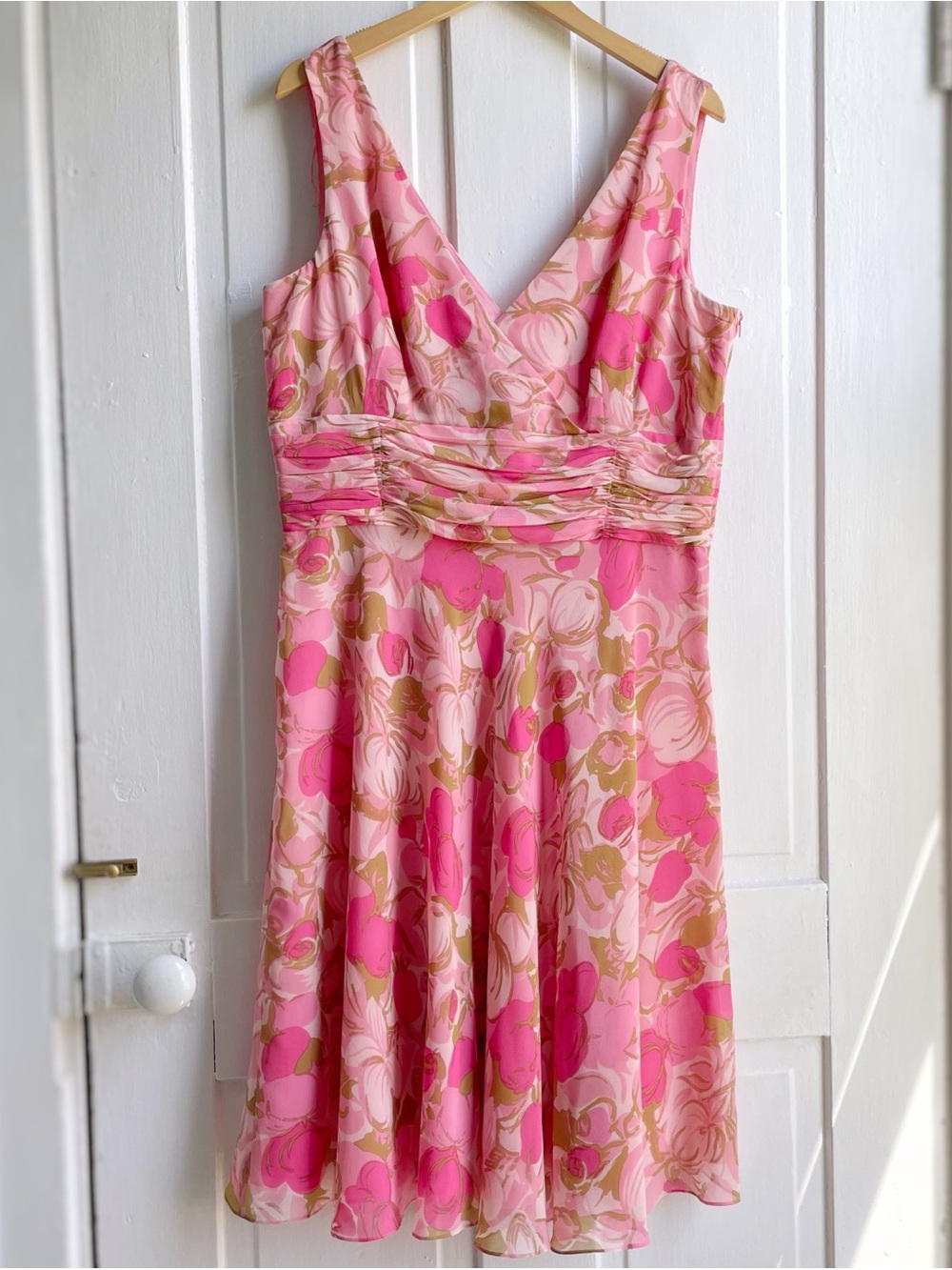 Beautiful Vintage Y2K Silk Floral Sleeveless Tea Party Dress Size16 Maggy London